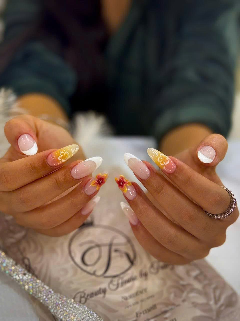 Lash and brow tinting service by Trang Beauty Ladies Salon